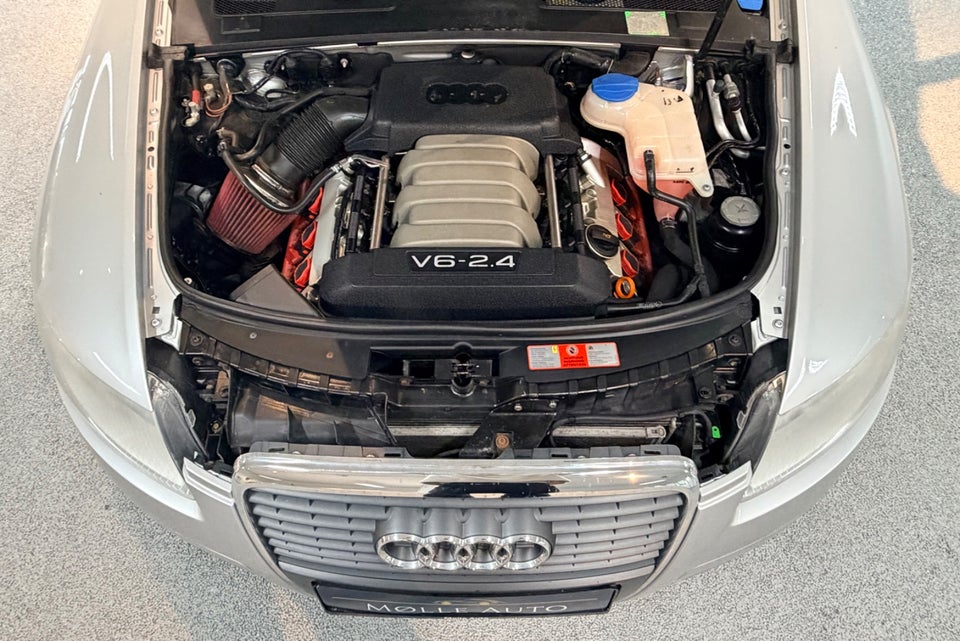 Audi A6 2,4 V6 4d