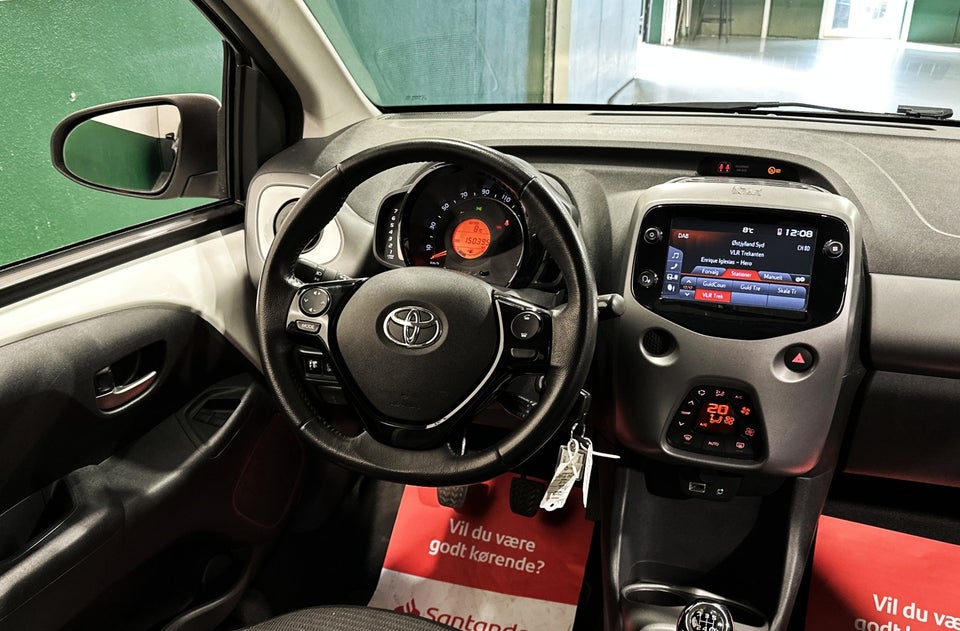 Toyota Aygo 1,0 VVT-i x-press 5d