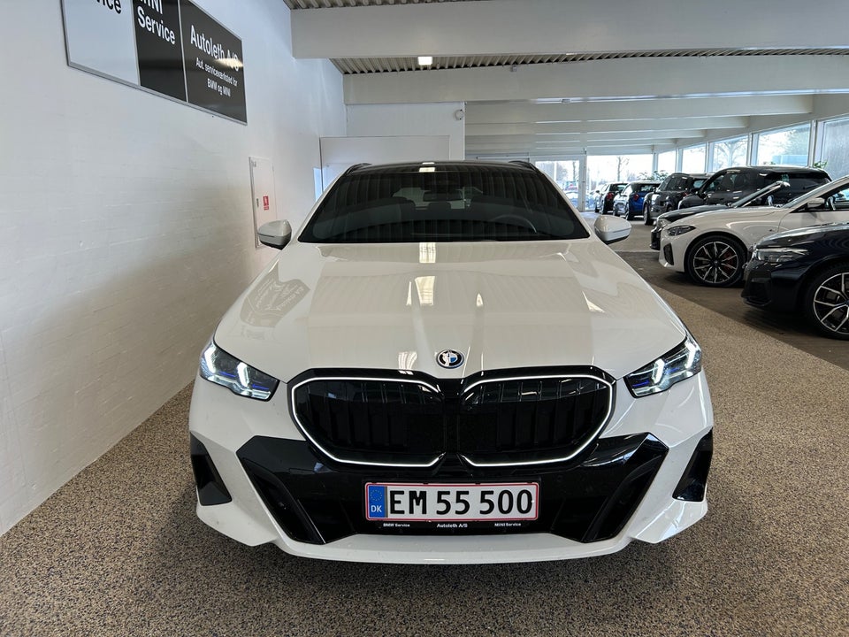 BMW i5 eDrive40 Touring Fully Charged 5d