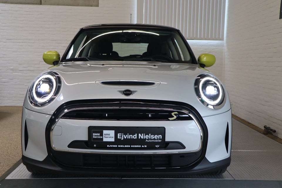 MINI Cooper SE Camden Edition 3d