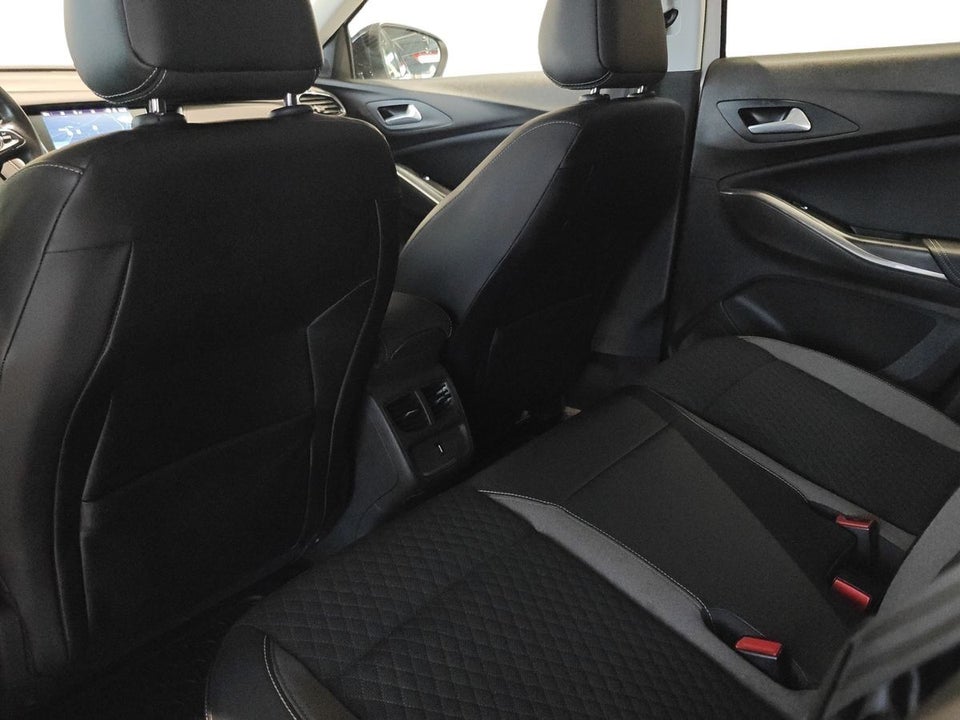 Opel Grandland X 1,6 Hybrid4 Cosmo Prestige aut. 5d