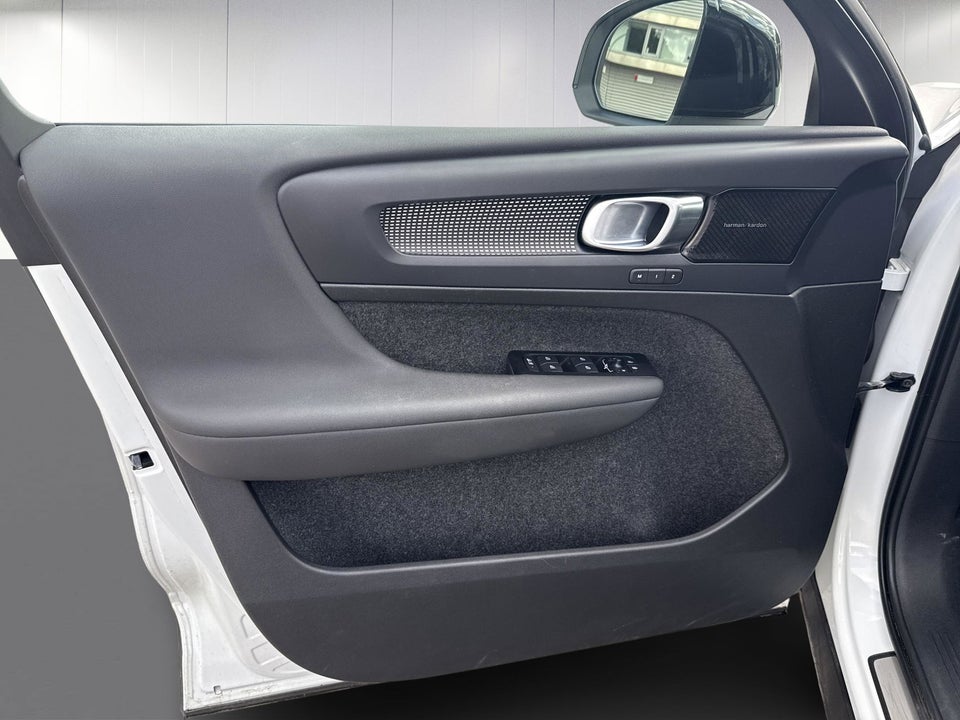 Volvo XC40 P6 ReCharge Pro 5d