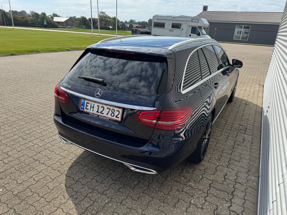 Mercedes C300 de 2,0 Advantage stc. aut. 5d