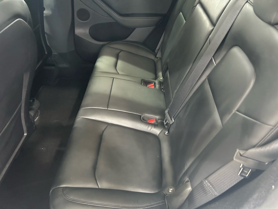 Tesla Model Y RWD 5d