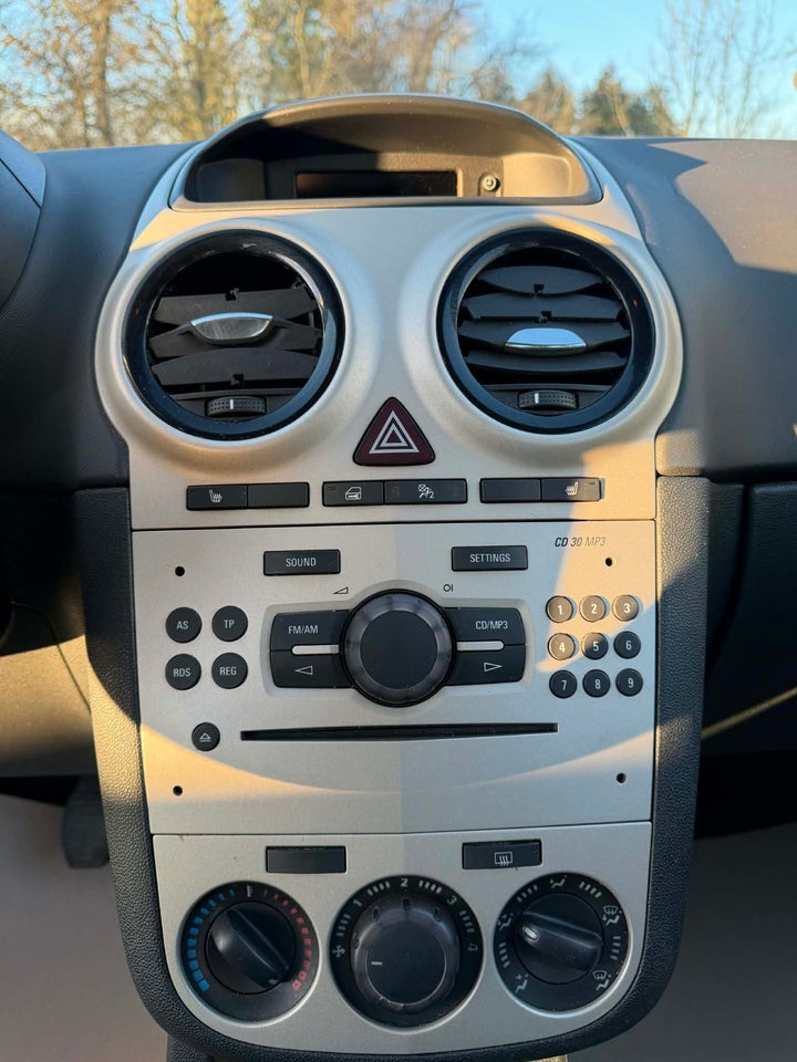 Opel Corsa 1,4 16V Enjoy 5d