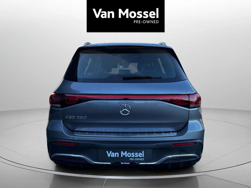 Mercedes EQB250 AMG Line 5d