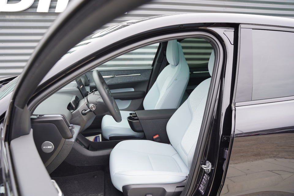 Volvo EX30 Extended Range Ultra 5d