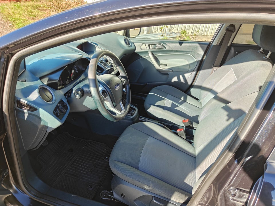 Ford Fiesta 1,4 TDCi 70 Titanium 5d