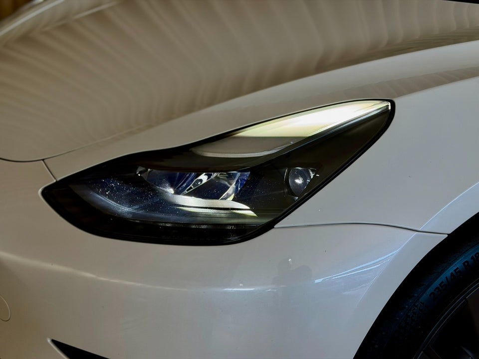 Tesla Model 3 RWD 4d