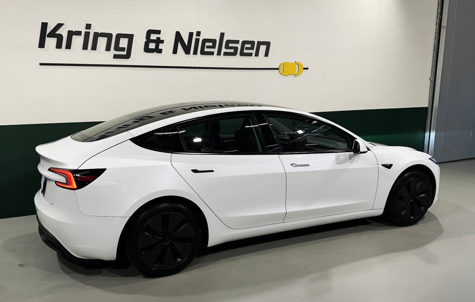 Tesla Model 3 RWD 4d