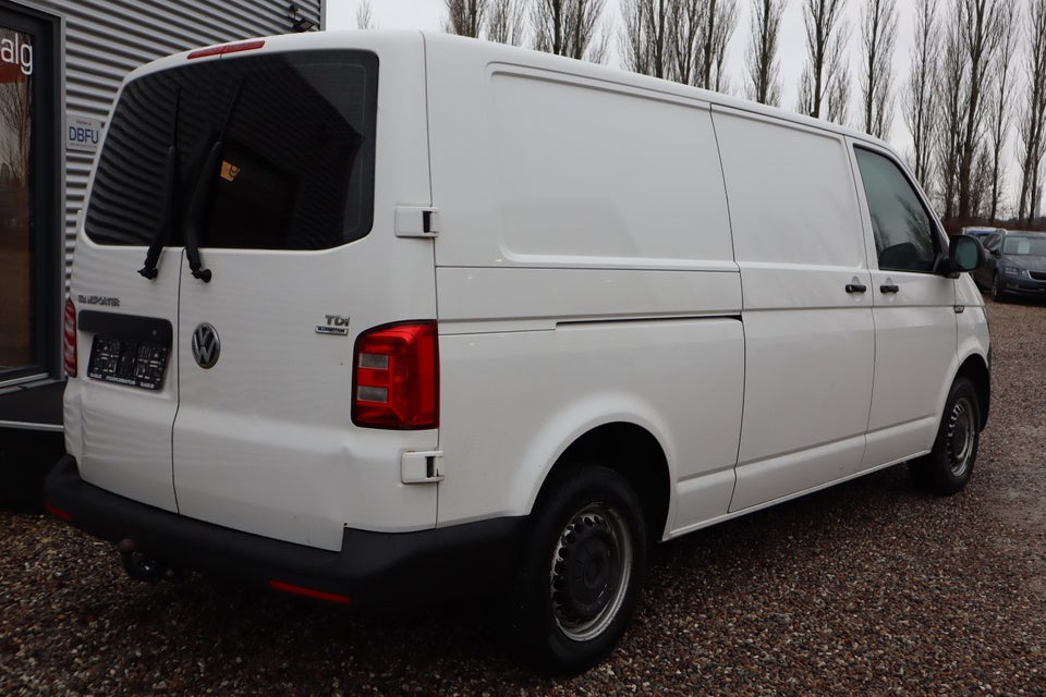 VW Transporter 2,0 TDi 102 Kassevogn lang