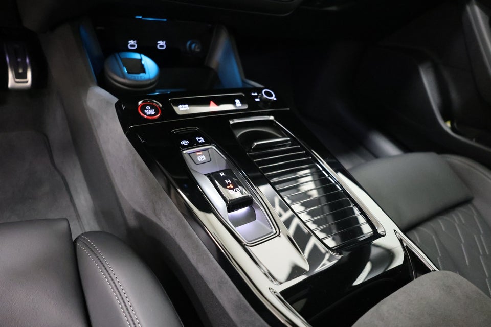Audi S6 e-tron Avant quattro 5d