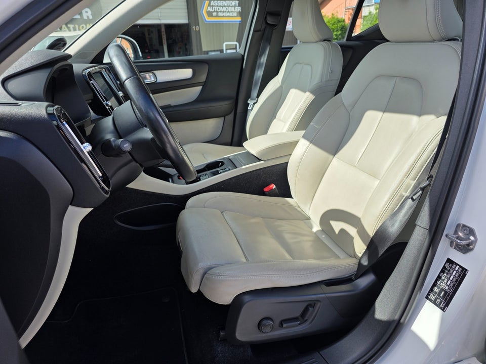 Volvo XC40 2,0 D4 190 Momentum aut. AWD 5d