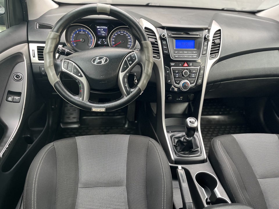 Hyundai i30 1,6 GDi Style Eco 5d