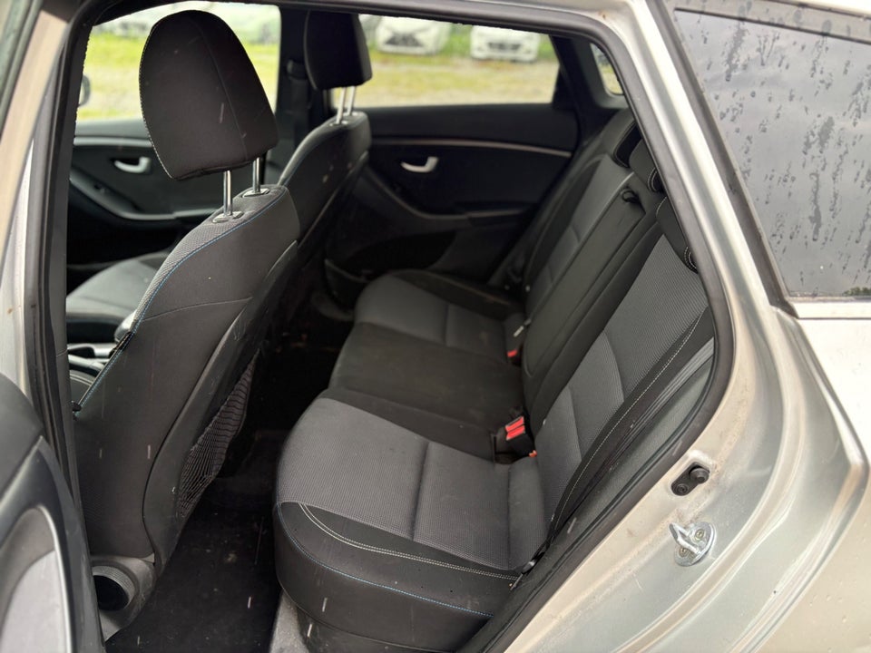 Hyundai i30 1,6 CRDi 110 EM-Edition CW 5d