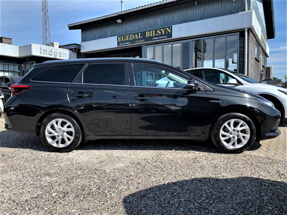 Toyota Auris 1,8 Hybrid H2 Comfort Touring Sports CVT 5d