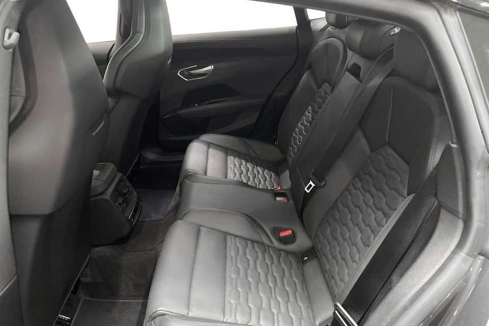 Audi e-tron GT quattro 4d
