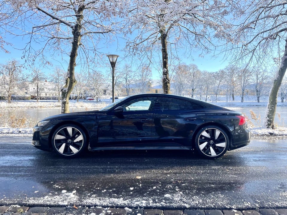 Audi e-tron GT quattro 4d