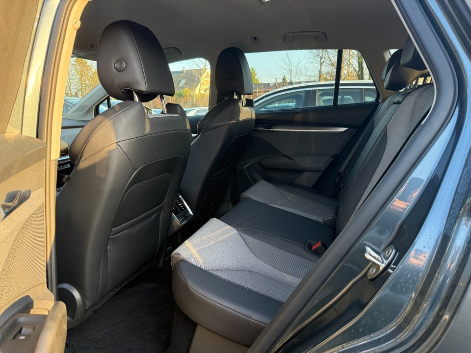 Skoda Enyaq 60 iV Loft 5d