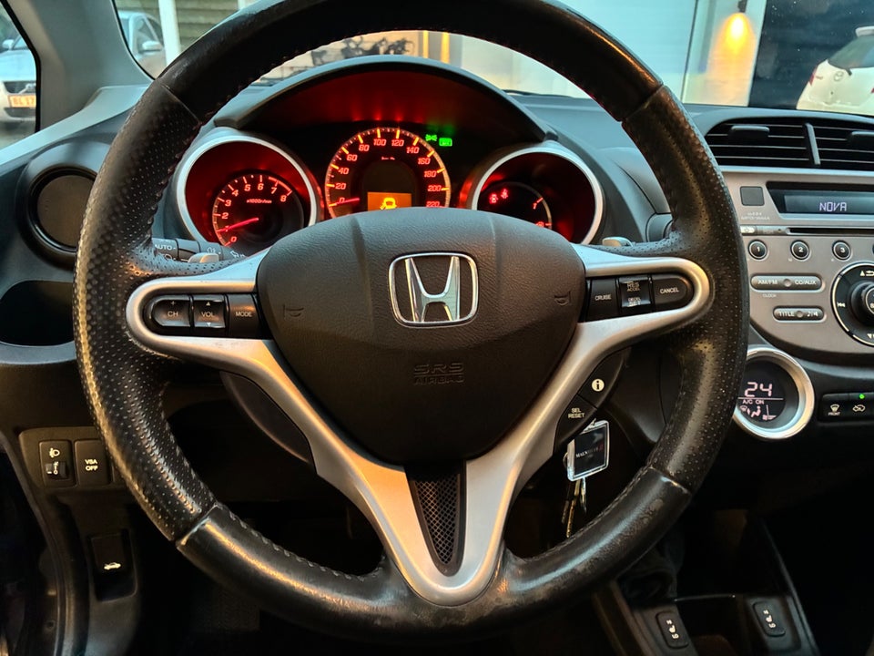 Honda Jazz 1,4 Exclusive i-Shift 5d