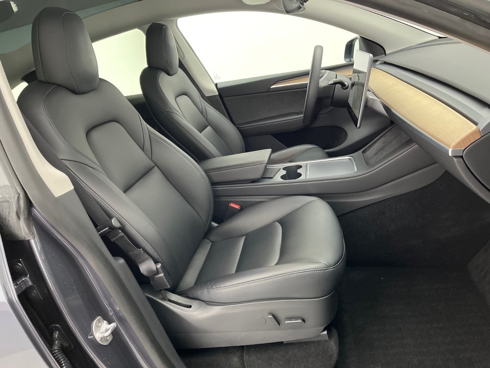 Tesla Model Y Long Range AWD 5d