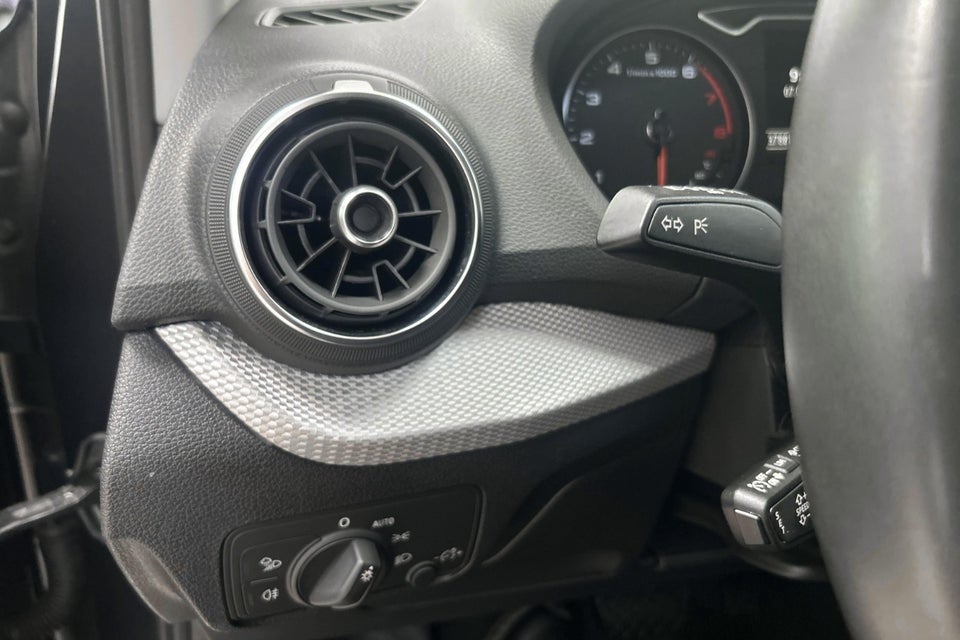 Audi Q2 35 TFSi Prestige S-tr. 5d