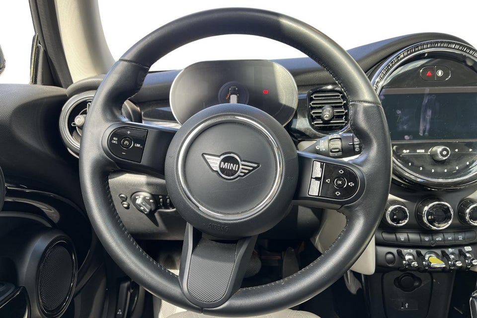 MINI Cooper SE Classic Trim 3d