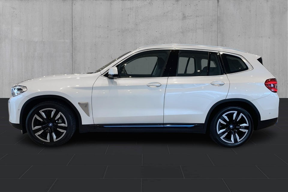 BMW iX3 Charged 5d