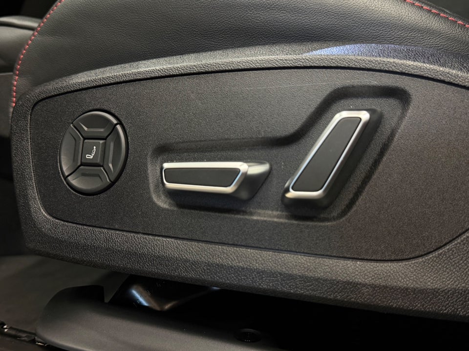 Audi SQ6 e-tron quattro 5d