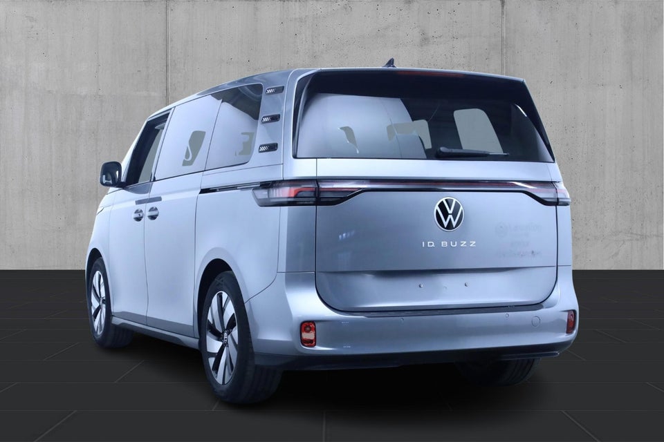 VW ID. Buzz 77 Pro SWB 5d