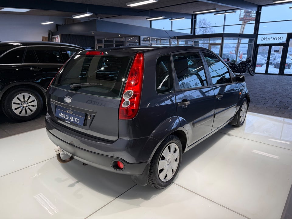 Ford Fiesta 1,4 Ambiente 5d