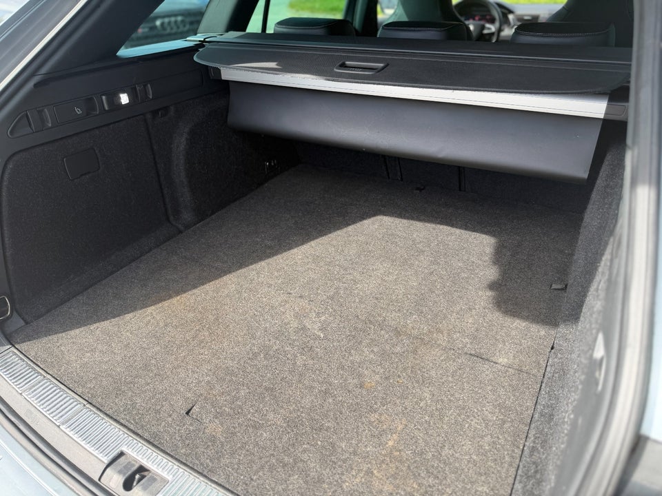 Skoda Superb 1,4 TSi iV Sportline Combi DSG 5d