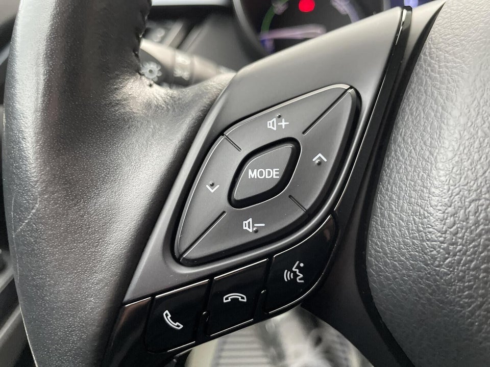 Toyota C-HR 1,8 Hybrid C-LUB Smart CVT 5d