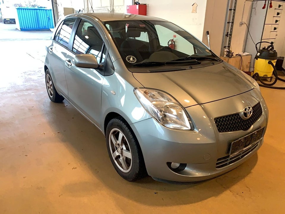 Toyota Yaris 1,3 Luna Sport 5d