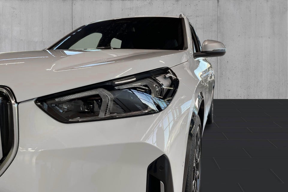 BMW iX1 xDrive30 X-Line 5d