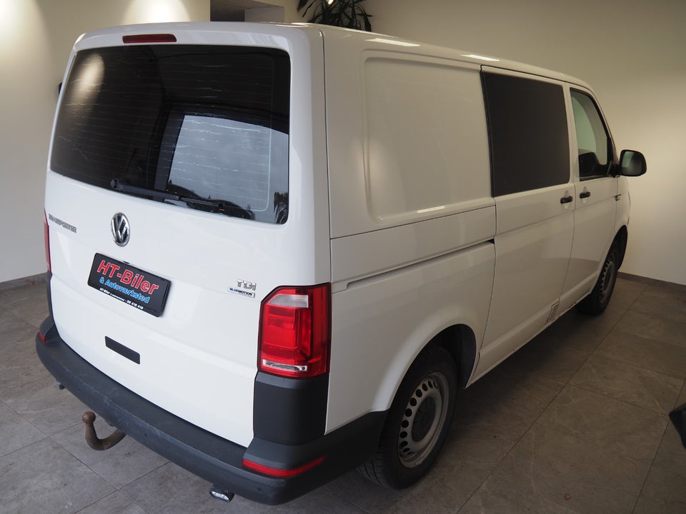 VW Transporter 2,0 TDi 102 Kassevogn kort