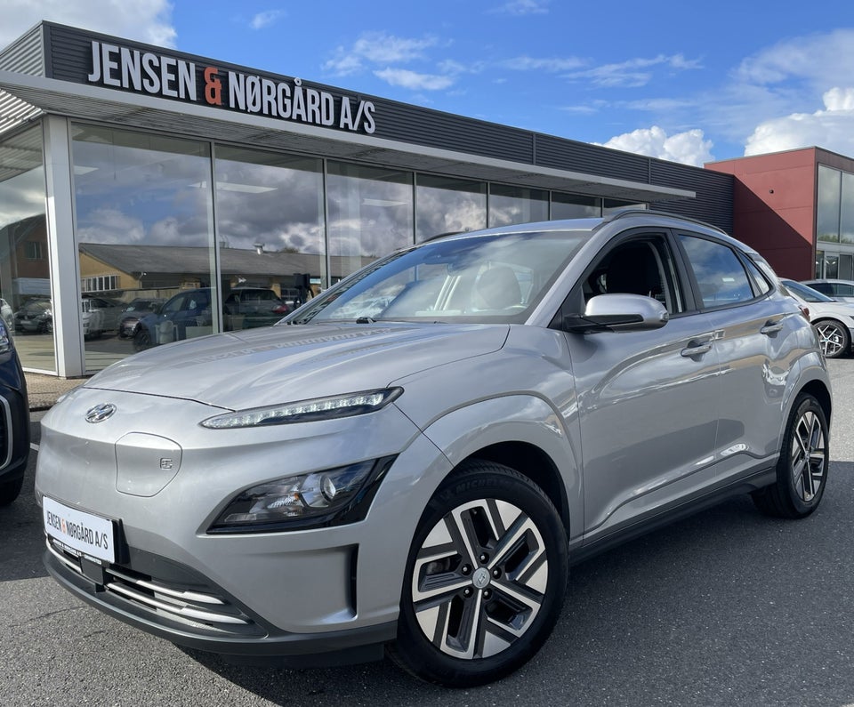 Hyundai Kona 39 EV Essential 5d