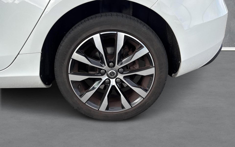 Volvo V40 2,0 T3 152 Dynamic Edition 5d