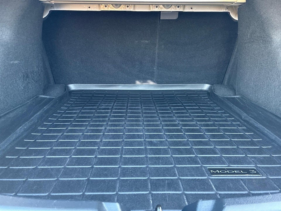 Tesla Model 3 Long Range AWD 4d