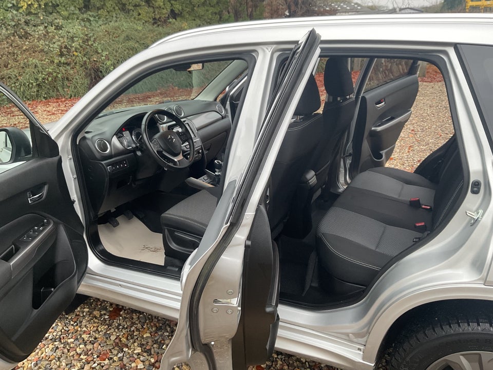 Suzuki Vitara 1,4 mHybrid Active 5d