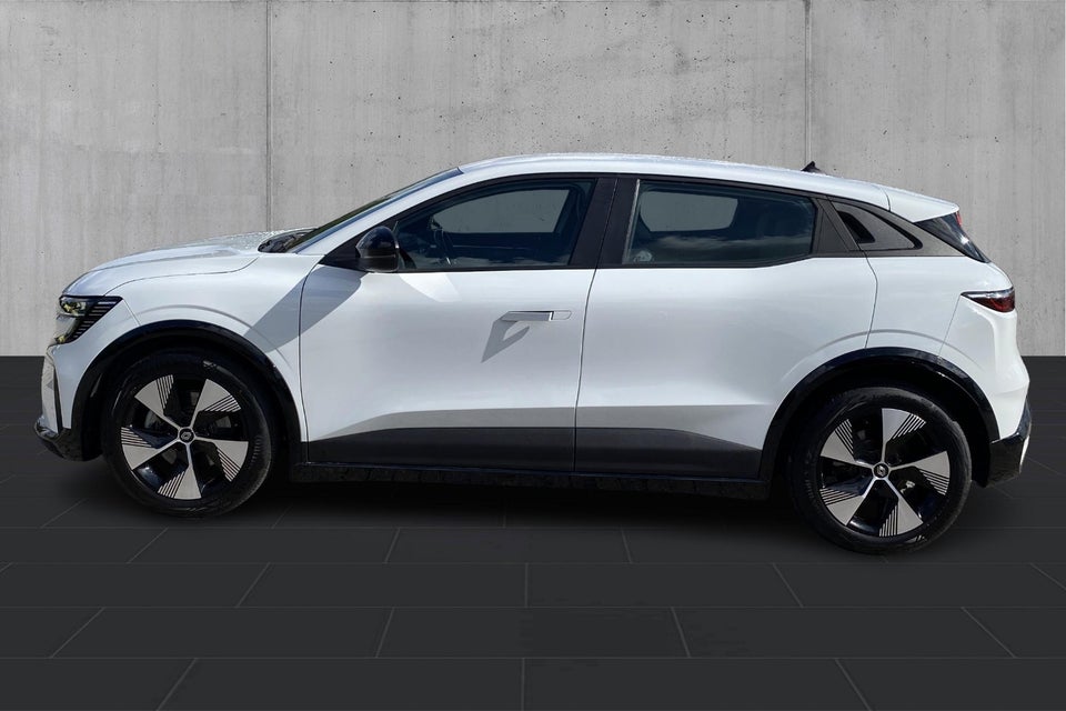 Renault Megane E-Tech 40 Equilibre 5d