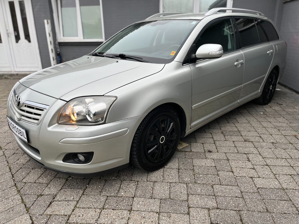 Toyota Avensis 1,8 VVT-i Terra stc. 5d