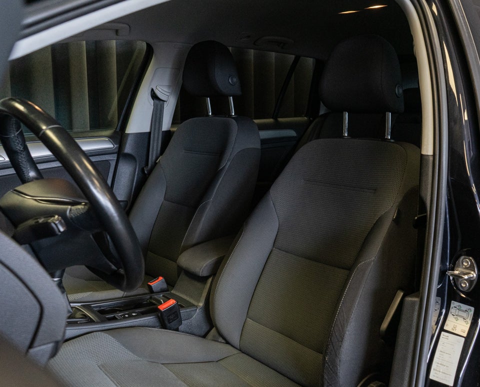 VW Golf VII 1,4 TSi 122 Comfortline Variant BMT 5d