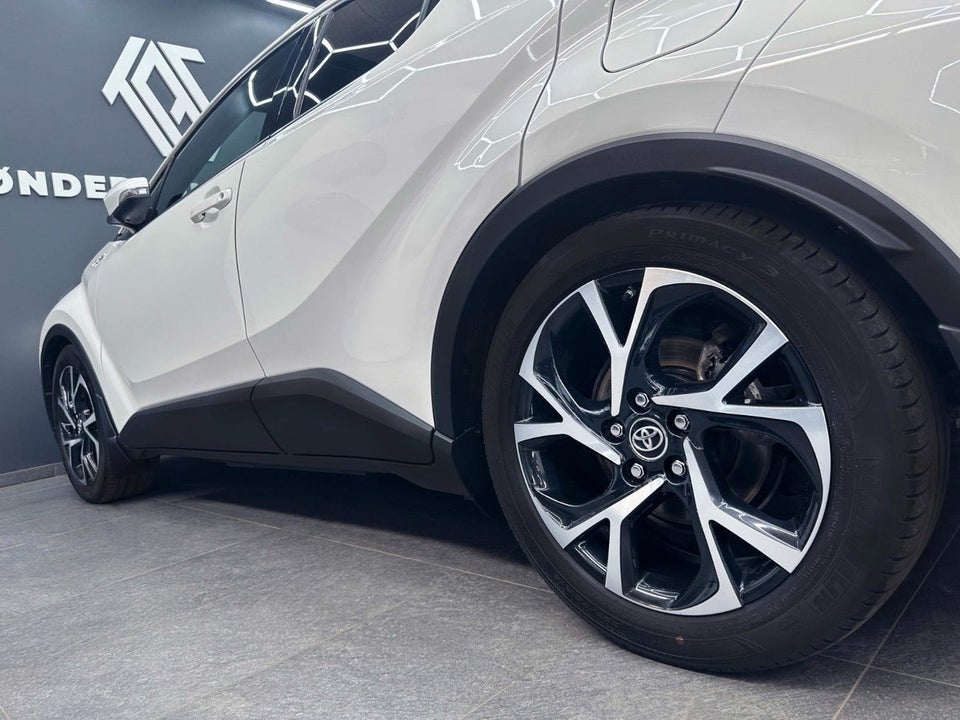 Toyota C-HR 1,8 Hybrid Premium Selected CVT 5d