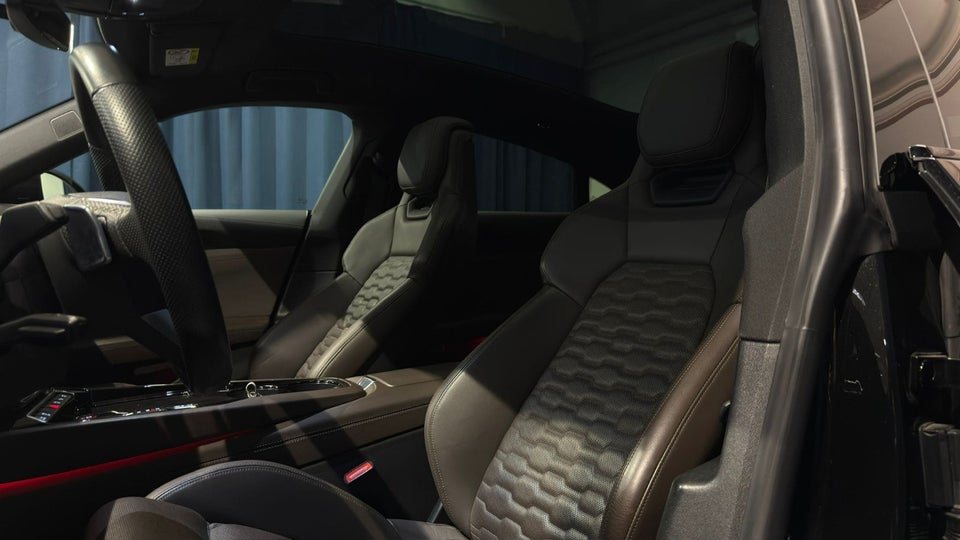 Audi e-tron GT quattro 4d