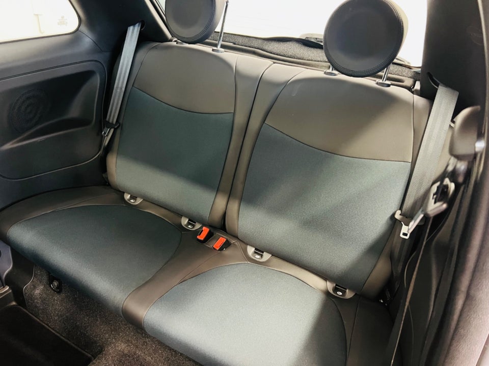 Fiat 500 1,0 Hybrid Lounge 3d