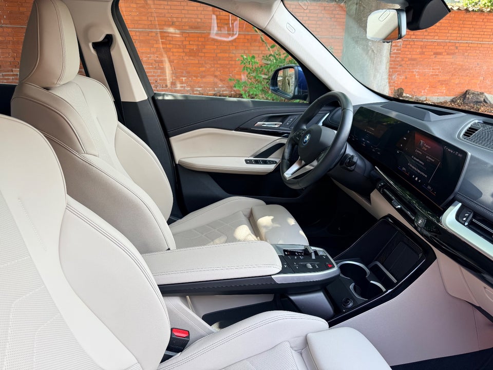 BMW iX1 eDrive20 X-Line 5d