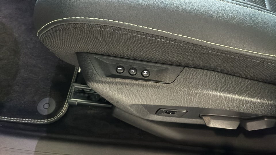 Peugeot e-5008 77 GT Pack 7prs 5d