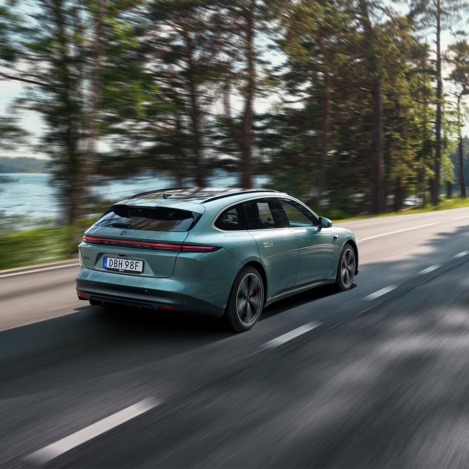 NIO ET5 Touring 75 Standard Range 5d