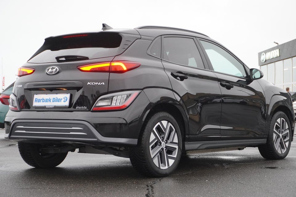 Hyundai Kona 64 EV Essential 5d